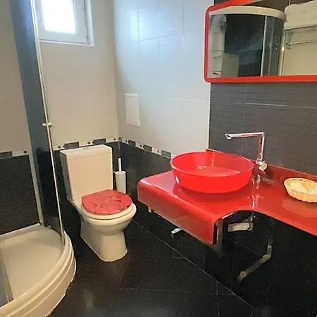 Aneli Hotel 3*